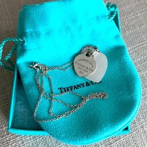 Return to Tiffany Double Heart Mother of Pearl necklace
